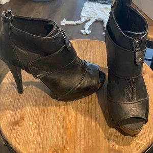 Black leather Vera Wang heels